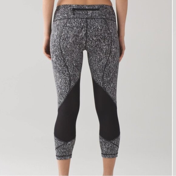 Lululemon Pace Rival Crop Power Luxtreme Suited Jacquard Black White / Black - Picture 3 of 16